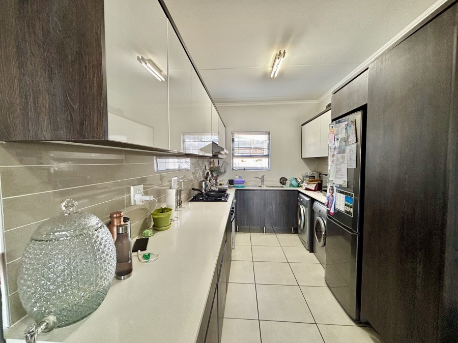To Let 3 Bedroom Property for Rent in Sandown Western Cape